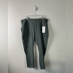 Athleta Headlands Hybrid Cargo ll Tights